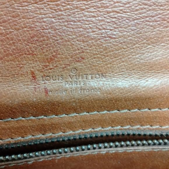 LOUIS VUITTON Saint Cloud Authenticated Bag. Great condition! - Picture 13 of 13